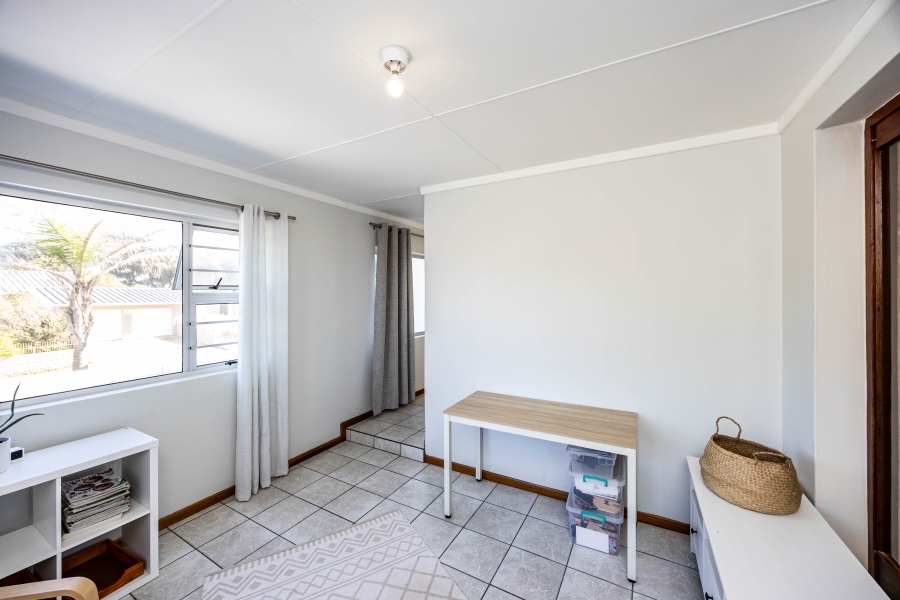 To Let 4 Bedroom Property for Rent in Kidds Beach Eastern Cape